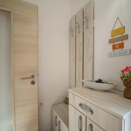 House Daniva 펜션 Okuklje