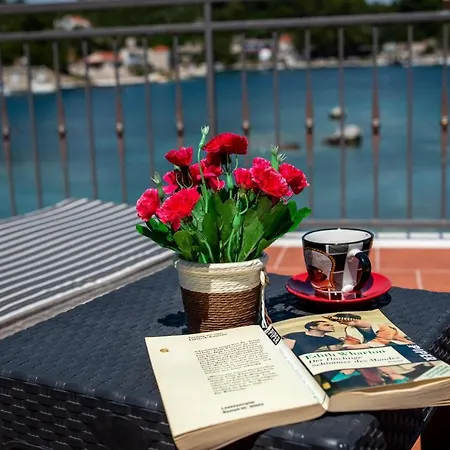 House Daniva * Okuklje