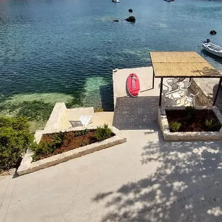 House Daniva Дом отдыха Okuklje