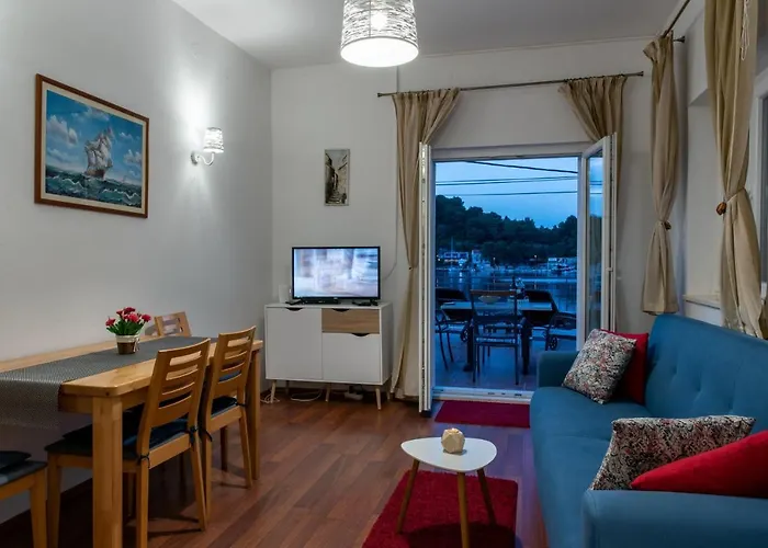 House Daniva Okuklje