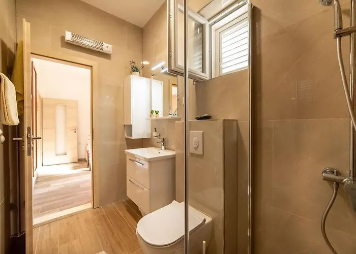 House Daniva Okuklje